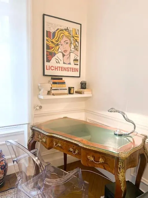 Artist At Tour Eiffel Appartement Parijs